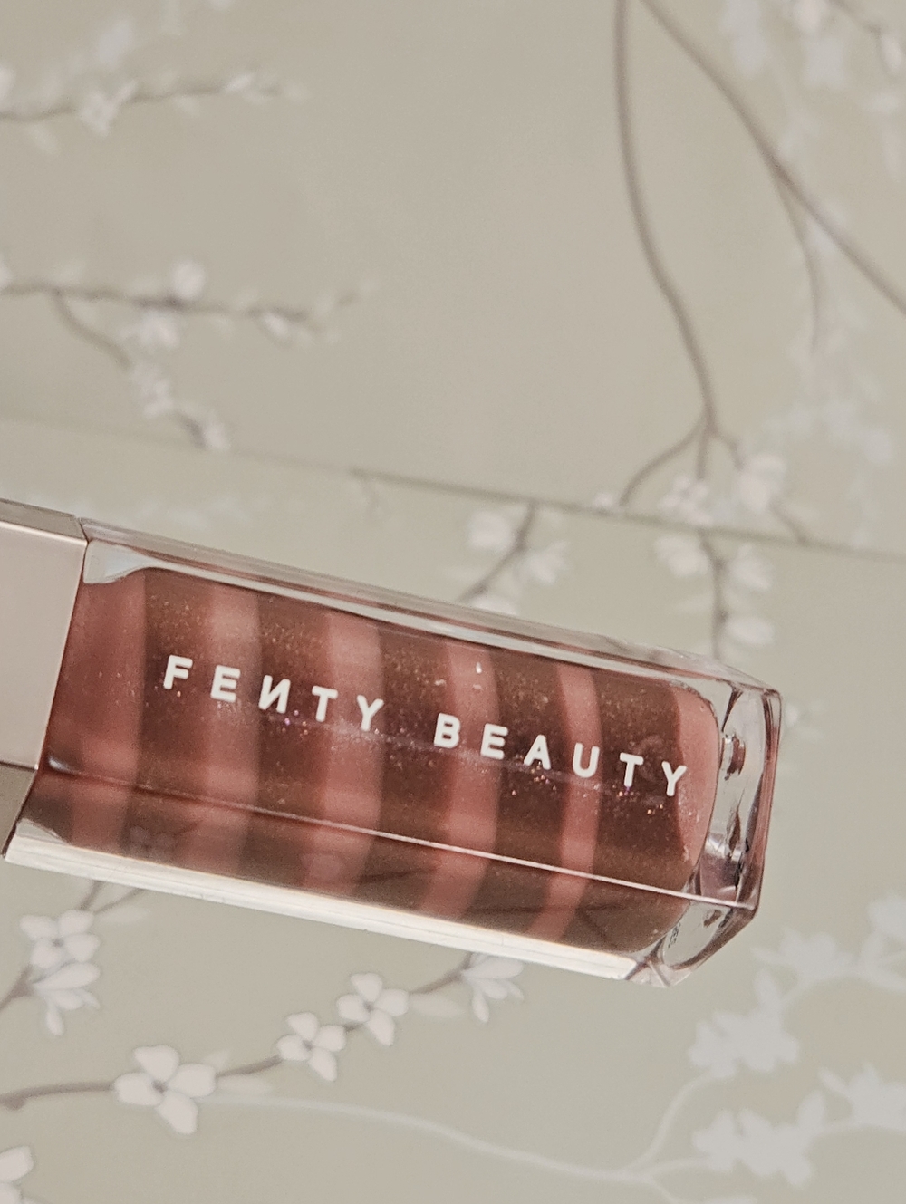 Fenty Beauty Gloss Bomb Swirl Fussy Chocolit NEW - Picture 3 of 4